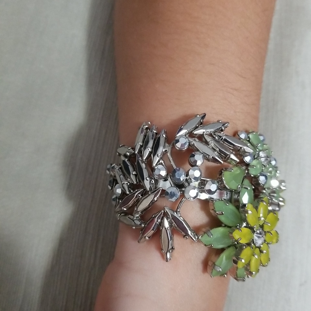 Bcbgmaxazria floral stone cuff bracelet - Picture 4 of 6